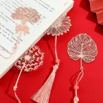 Plant Vein Bookmark with Exquisite Tassel Hollow Design Classical Metal Leaf Page Marker Teacher Student Gift Rose Gold Size B